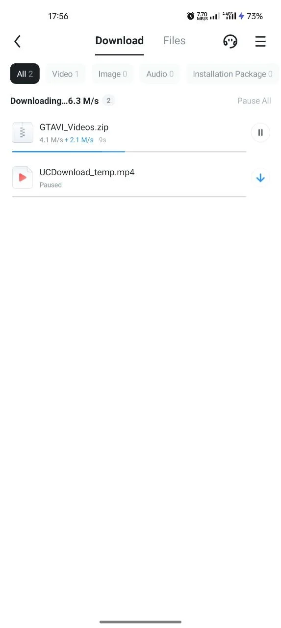 UC Browser download manager showing a file split into multiple active parts